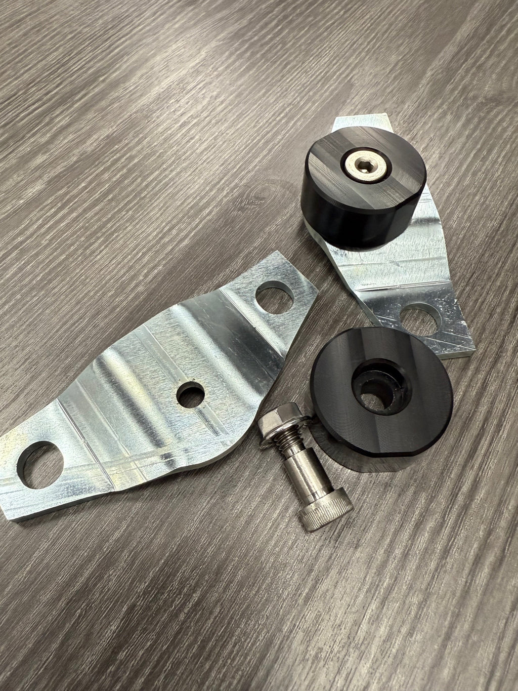 67-72 Tailgate trunnions